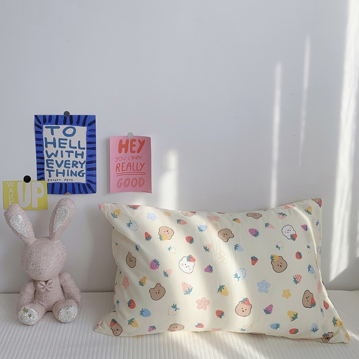 91家纺网 家纺一手货源 找家纺 柚可家居 2024新款全棉双层纱枕套-卡通系列 草莓波波米