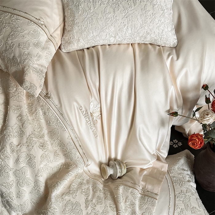 91家纺网 家纺一手货源 找家纺 鼎飞家纺 2025新款长绒棉纯棉刺绣雕花四件套-蝶舞花语 蝶舞花语-香草色