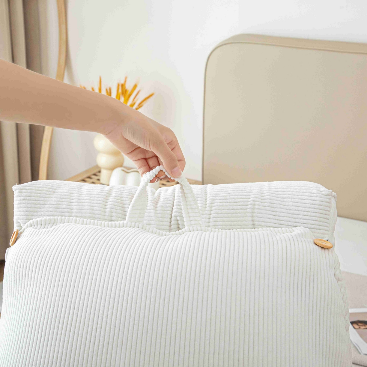 91家纺网 家纺一手货源 找家纺 沐沐家纺 2026新款灯芯绒护腰靠背 白色