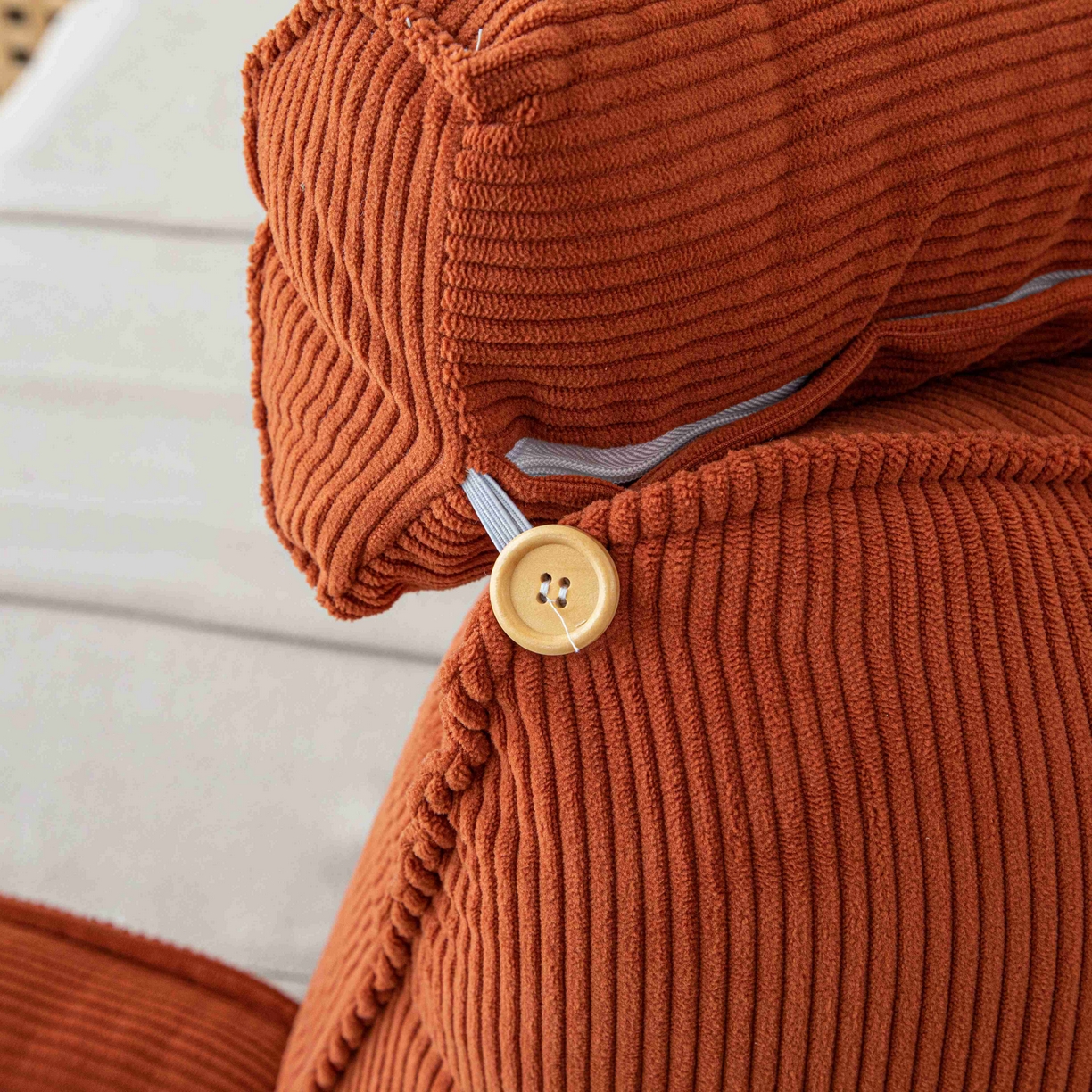 91家纺网 家纺一手货源 找家纺 沐沐家纺 2026新款灯芯绒护腰靠背 橘红色