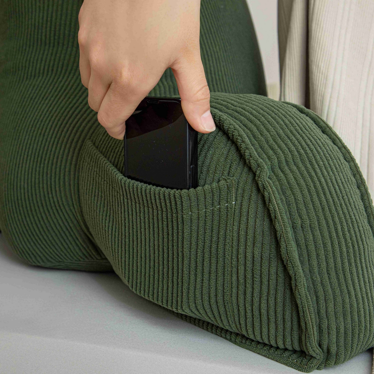 91家纺网 家纺一手货源 找家纺 沐沐家纺 2026新款灯芯绒护腰靠背 墨绿