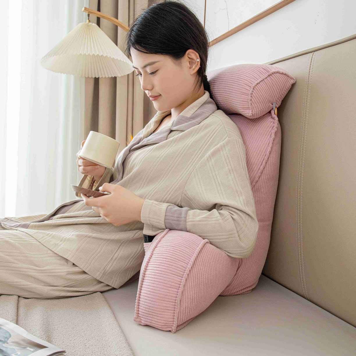 91家纺网 家纺一手货源 找家纺 沐沐家纺 2026新款灯芯绒护腰靠背 樱花粉