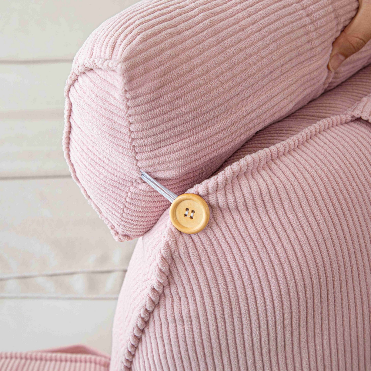 91家纺网 家纺一手货源 找家纺 沐沐家纺 2026新款灯芯绒护腰靠背 樱花粉