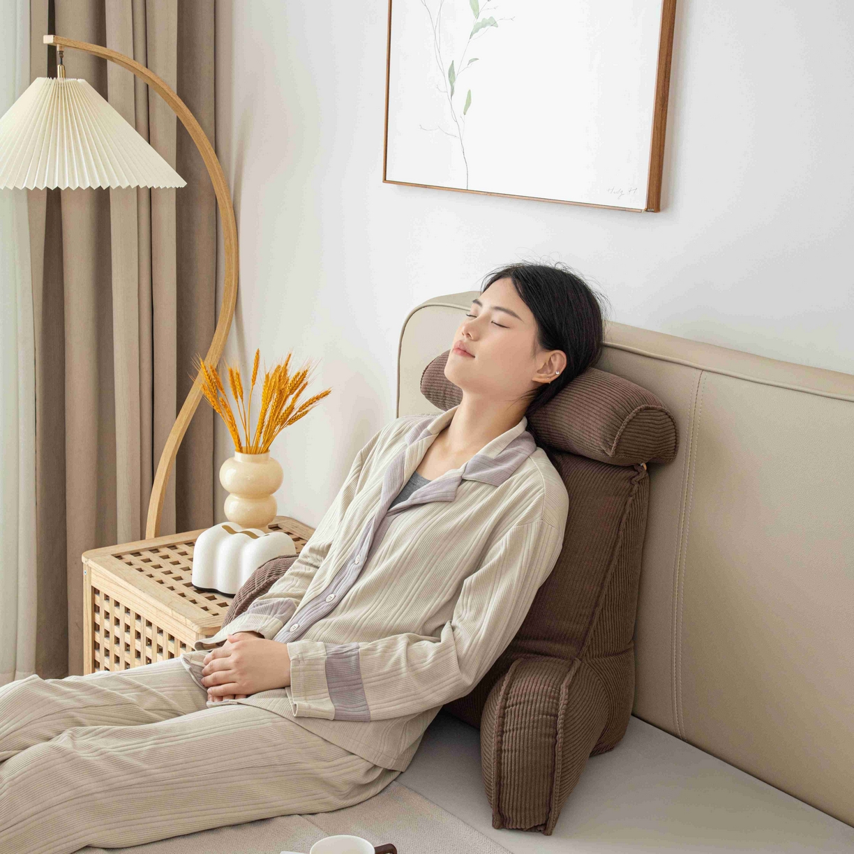 91家纺网 家纺一手货源 找家纺 沐沐家纺 2026新款灯芯绒护腰靠背 棕色