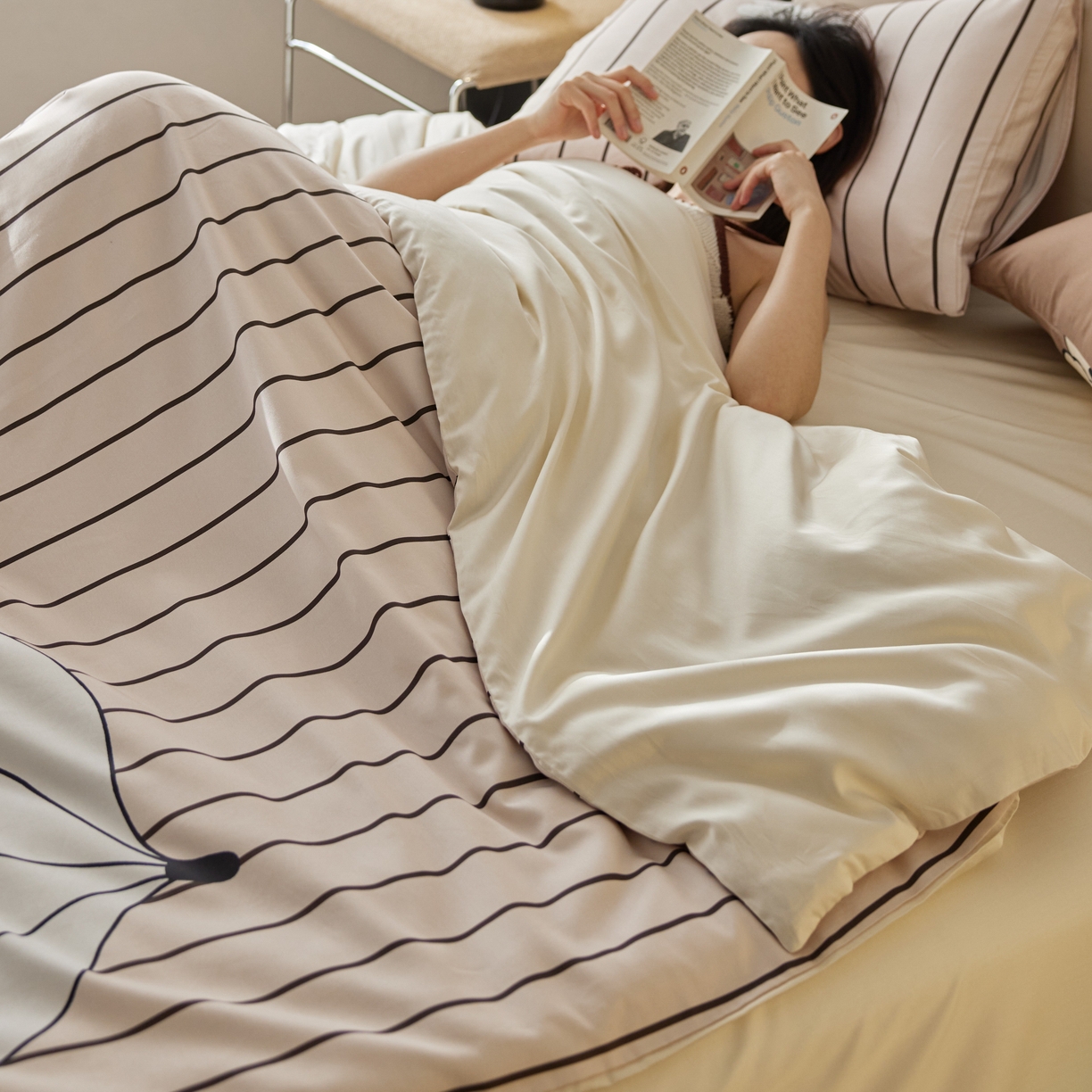 安莱生活2025春夏新款天丝棉四件套 线条小狗-咖