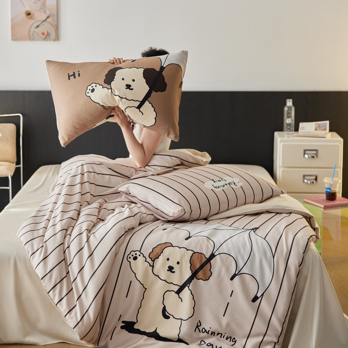 91家纺网 家纺一手货源 找家纺 安莱生活2025春夏新款天丝棉四件套 线条小狗-咖