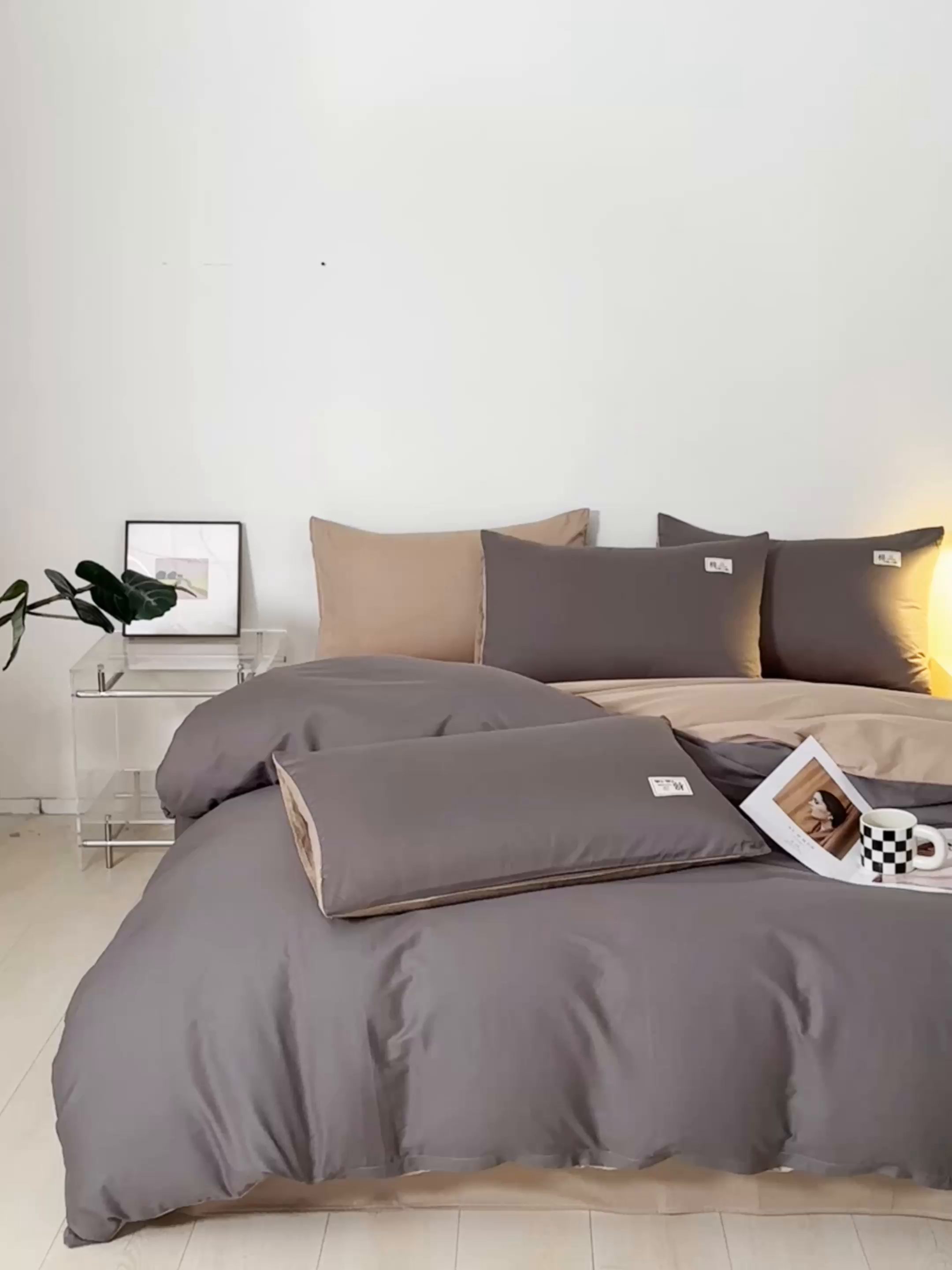 91家纺网 家纺一手货源 找家纺 莱通家纺 2025新款纯色双拼四件套 浅灰+咖