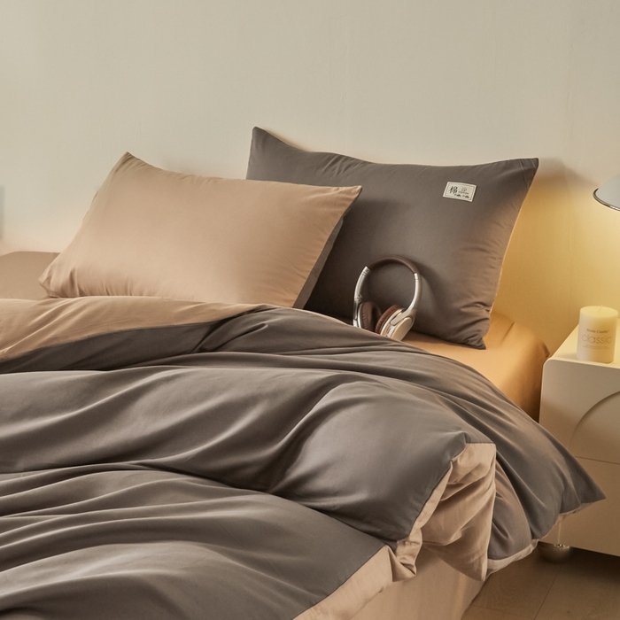 91家纺网 家纺一手货源 找家纺 莱通家纺 2025新款纯色双拼四件套 浅灰+咖
