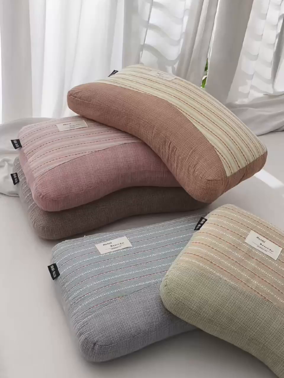 91家纺网 家纺一手货源 找家纺 金牛2025新款荞麦枕全棉提花睡眠科技肩颈养护枕全荞麦壳枕头+枕芯 枕头叠拍图（仅供参考）