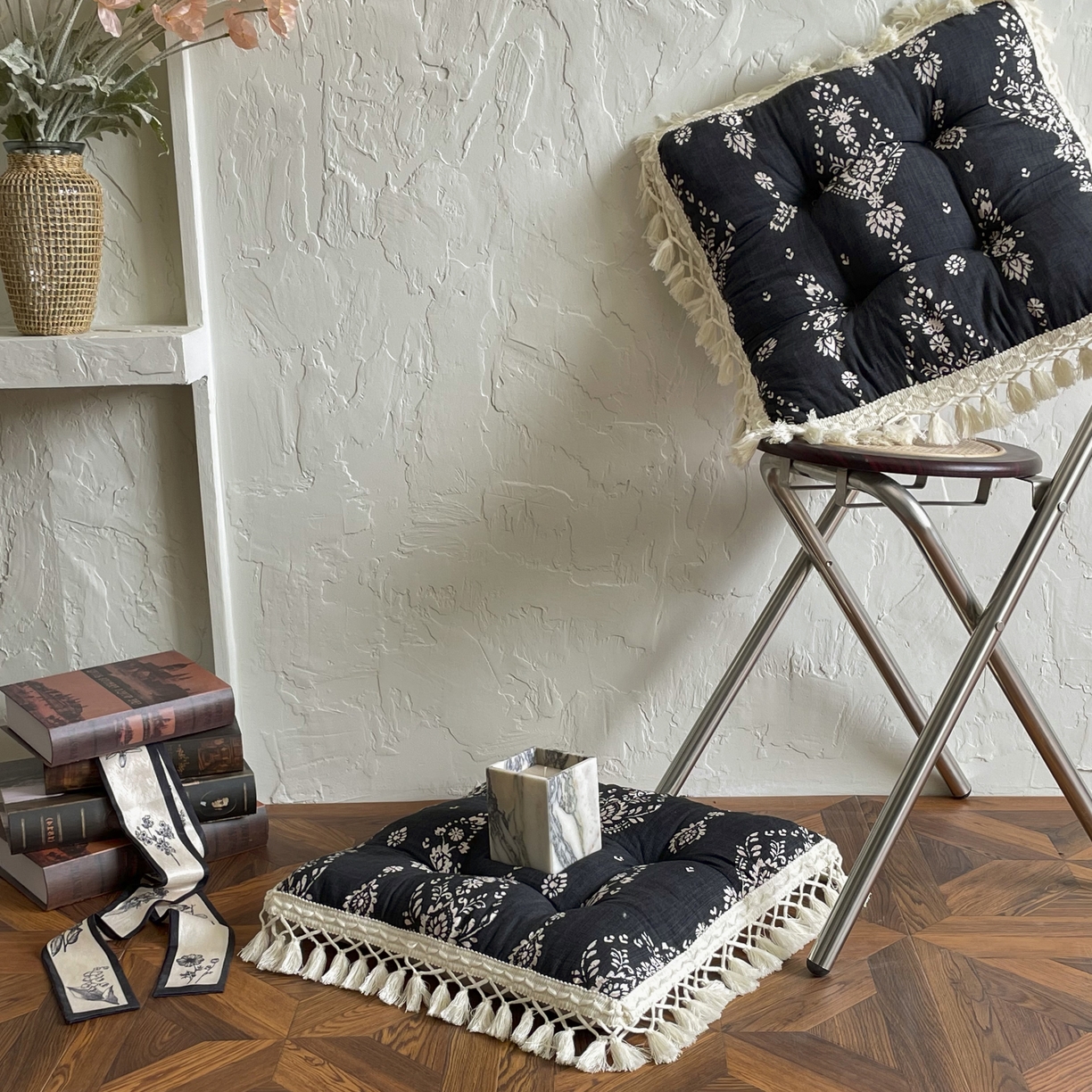 91家纺网 家纺一手货源 找家纺 番茄2025新款竹节麻流苏坐垫椅子垫 墨色