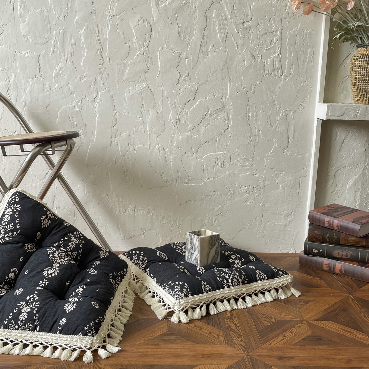 91家纺网 家纺一手货源 找家纺 番茄2025新款竹节麻流苏坐垫椅子垫 墨色