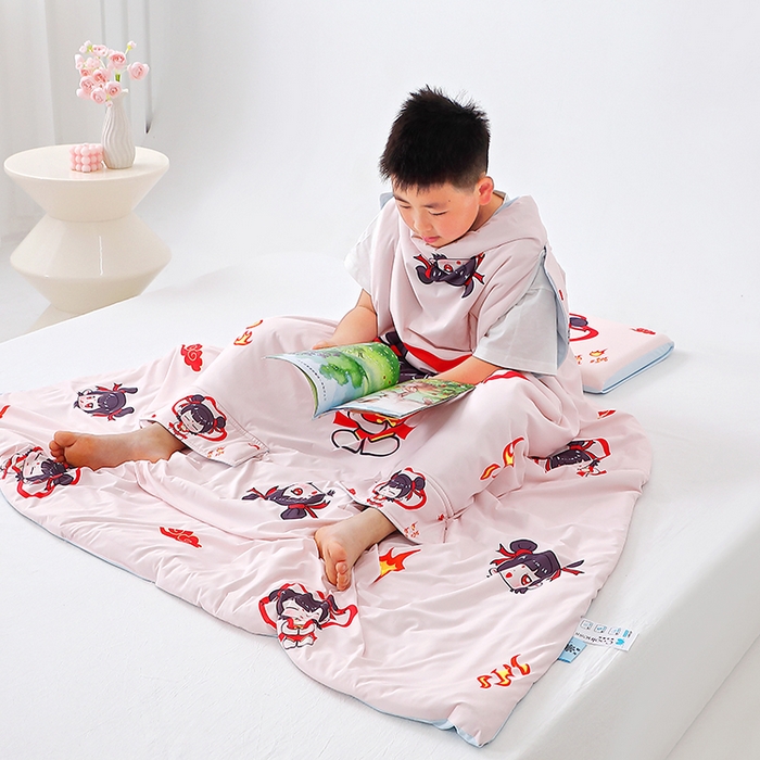 91家纺网 家纺一手货源 找家纺 2025新款A类小凉皮蚕丝防踢被儿童空调房护肚夏被凉感丝儿童被 吒儿