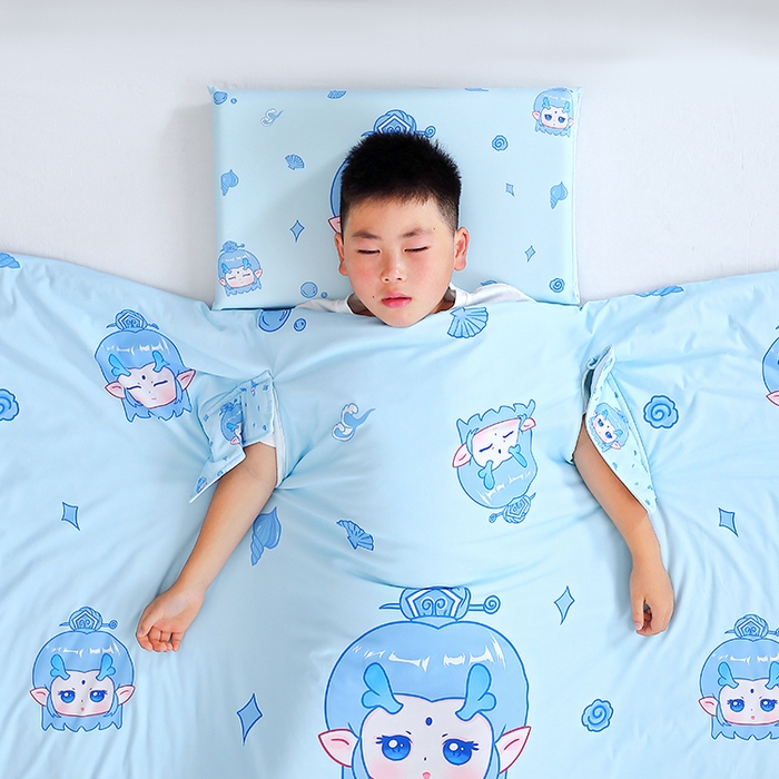 91家纺网 家纺一手货源 找家纺 2025新款A类小凉皮蚕丝防踢被儿童空调房护肚夏被凉感丝儿童被 丙丙