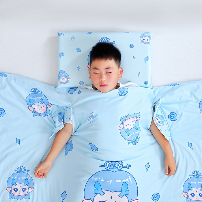 91家纺网 家纺一手货源 找家纺 2025新款A类小凉皮蚕丝防踢被儿童空调房护肚夏被凉感丝儿童被 丙丙