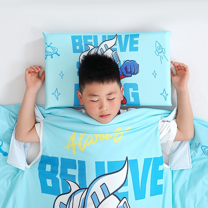 91家纺网 家纺一手货源 找家纺 2025新款A类小凉皮蚕丝防踢被儿童空调房护肚夏被凉感丝儿童被 赛罗