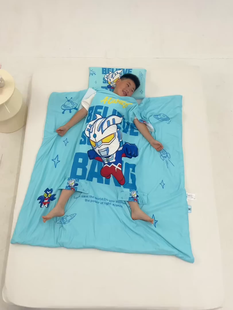 91家纺网 家纺一手货源 找家纺 2025新款A类小凉皮蚕丝防踢被儿童空调房护肚夏被凉感丝儿童被 赛罗