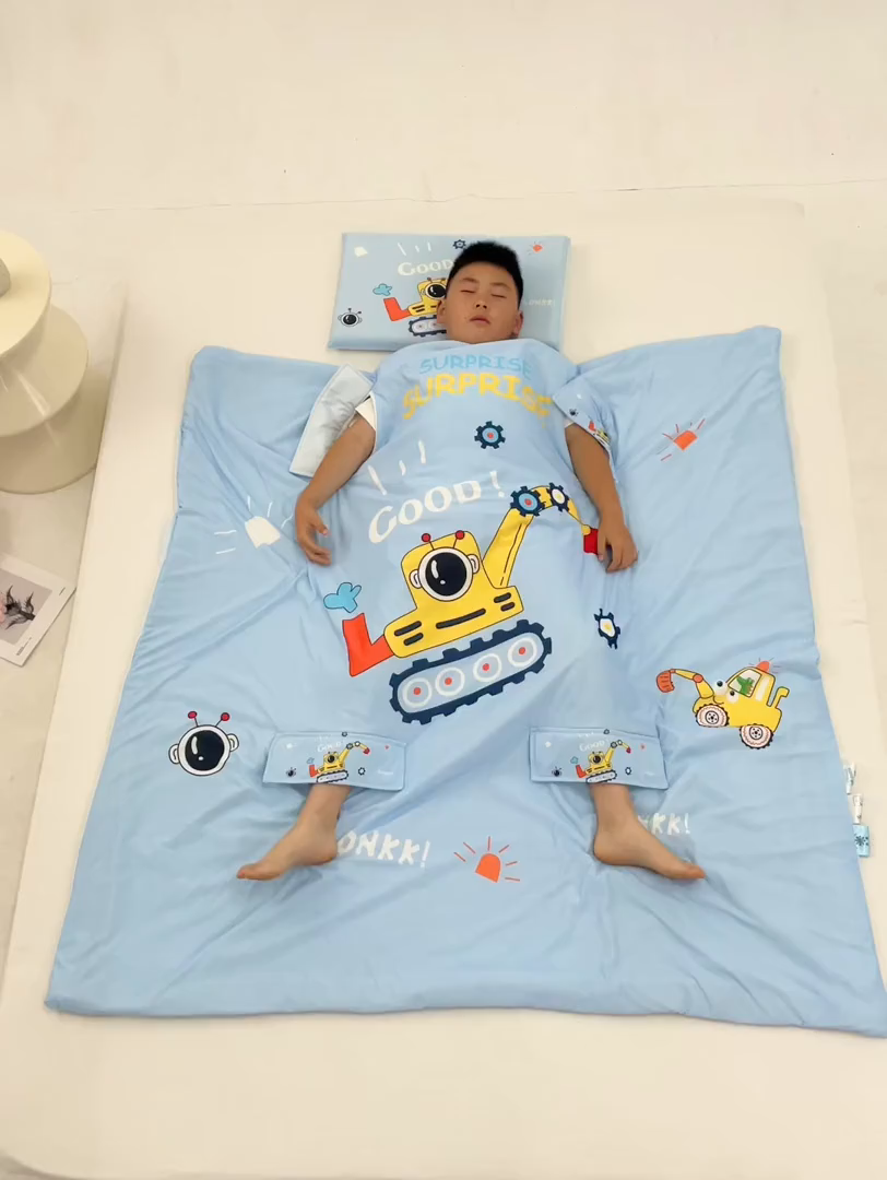 91家纺网 家纺一手货源 找家纺 2025新款A类小凉皮蚕丝防踢被儿童空调房护肚夏被凉感丝儿童被 挖掘机