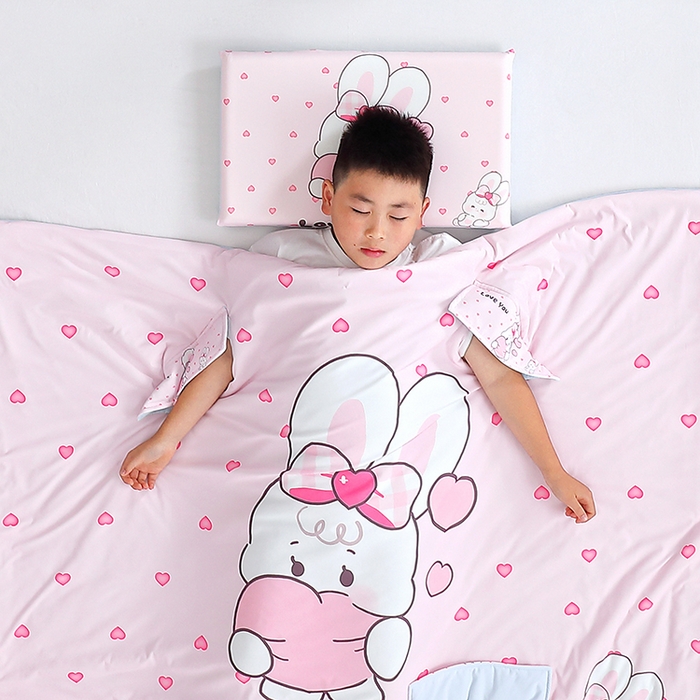 91家纺网 家纺一手货源 找家纺 2025新款A类小凉皮蚕丝防踢被儿童空调房护肚夏被凉感丝儿童被 爱心小兔
