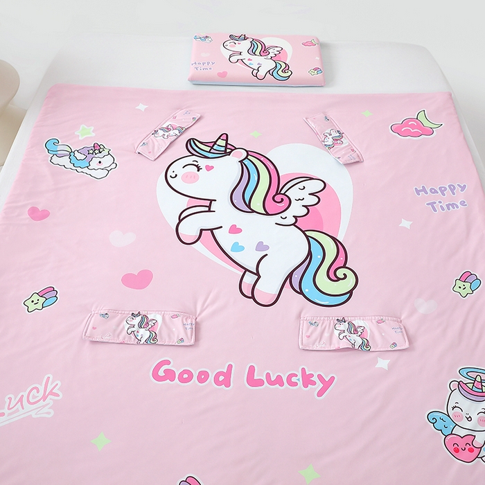 91家纺网 家纺一手货源 找家纺 2025新款A类小凉皮蚕丝防踢被儿童空调房护肚夏被凉感丝儿童被 粉红马