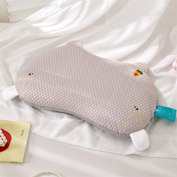 91家纺网 家纺一手货源 找家纺 芯洲 2025新款荞麦枕冰豆豆萝卜兔儿童绣花双面四季通用枕头枕芯 萝卜兔-灰 28x50cm/只