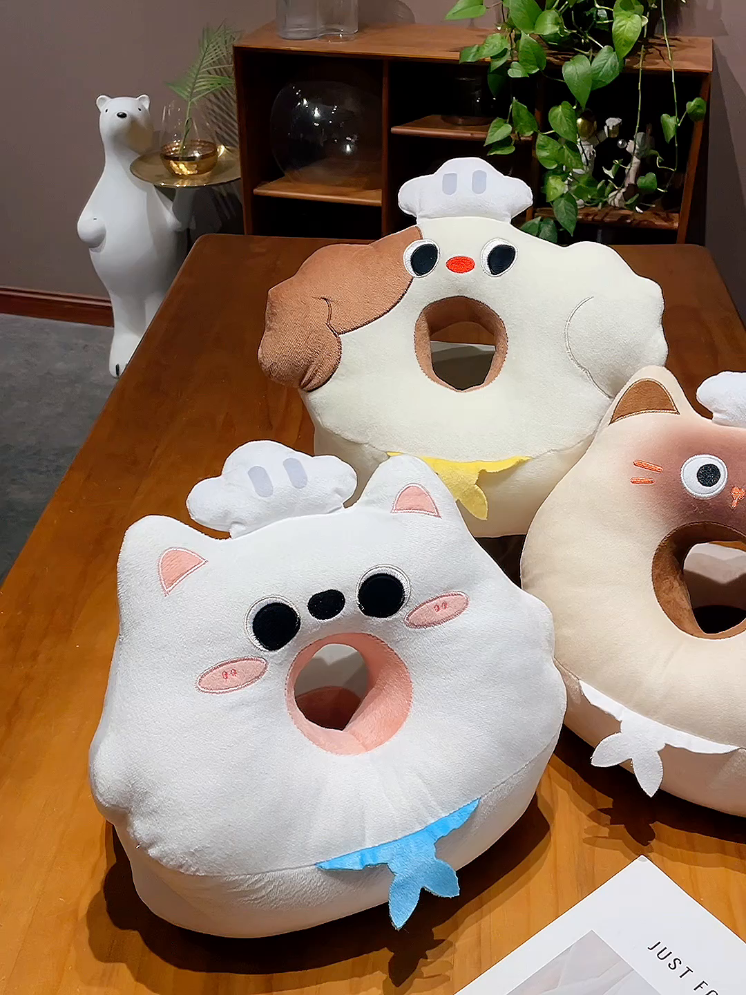 91家纺网 家纺一手货源 找家纺 仟亿莱2025新款圆眼小厨师冰豆豆双面午睡枕 冰豆豆圆眼西高地