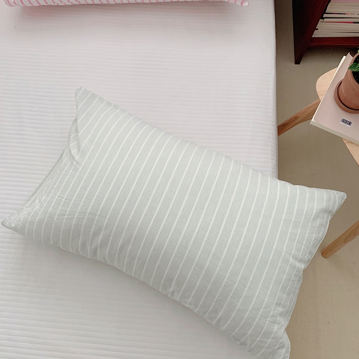 91家纺网 家纺一手货源 找家纺 柚可家居 2024新款水洗棉条纹系列单枕套-系列四 竖条红色