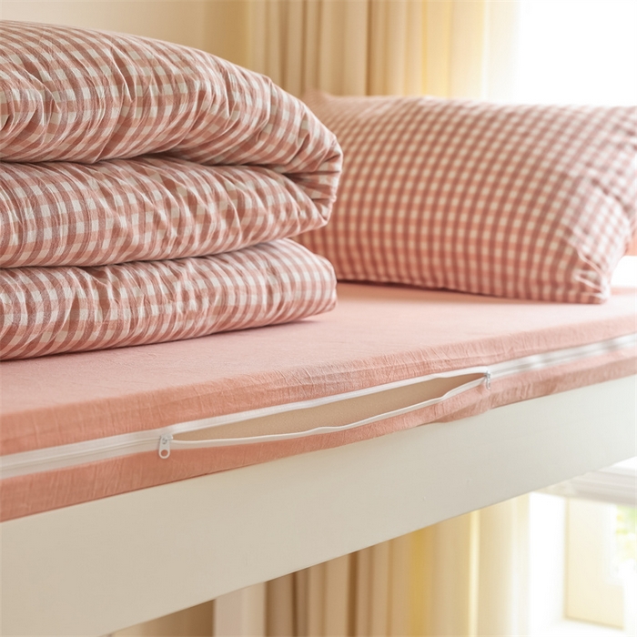 91家纺网 家纺一手货源 找家纺 北欧良品 2025新款A 类 AA版色织水洗棉 学生上下铺三件套 蜜粉小格