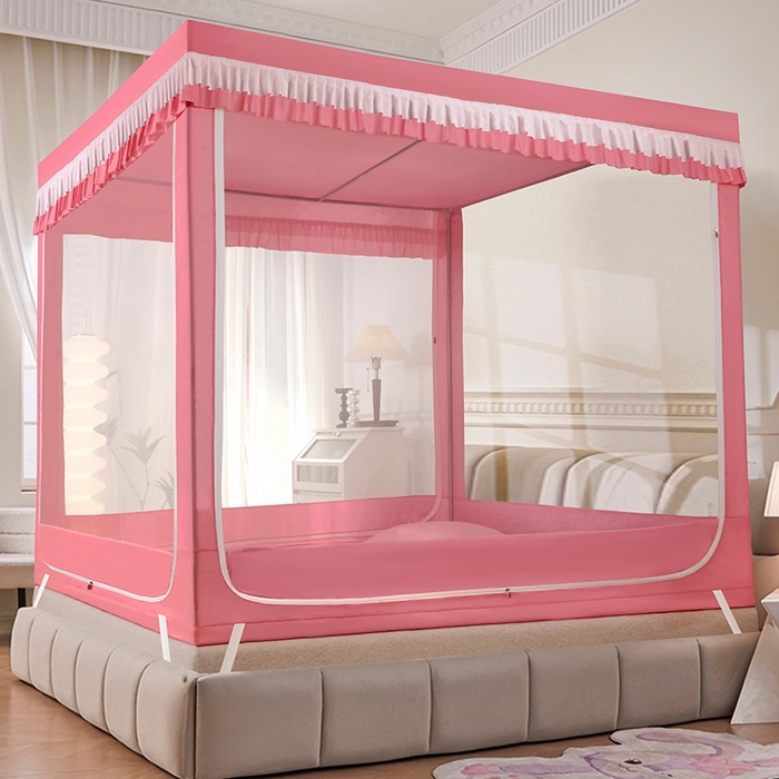 91家纺网 家纺一手货源 找家纺 显高蚊帐 2025春夏新款U门花边款坐床遮光防尘床帘式蚊帐 草莓熊-花边款