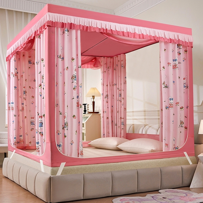 91家纺网 家纺一手货源 找家纺 显高蚊帐 2025春夏新款U门花边款坐床遮光防尘床帘式蚊帐 兔兔花园-花边款