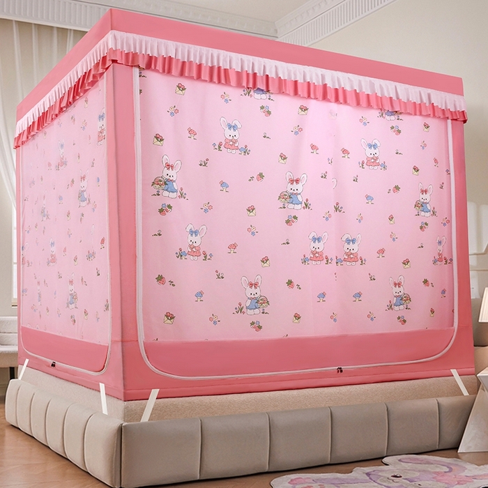 91家纺网 家纺一手货源 找家纺 显高蚊帐 2025春夏新款U门花边款坐床遮光防尘床帘式蚊帐 兔兔花园-花边款