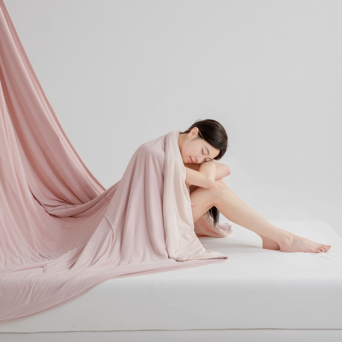 91家纺网 家纺一手货源 找家纺 伊梵居 2025春夏新款亚朵同款夏季被子双感深睡被夏被夏凉被pro2.0汇总 橘雾粉