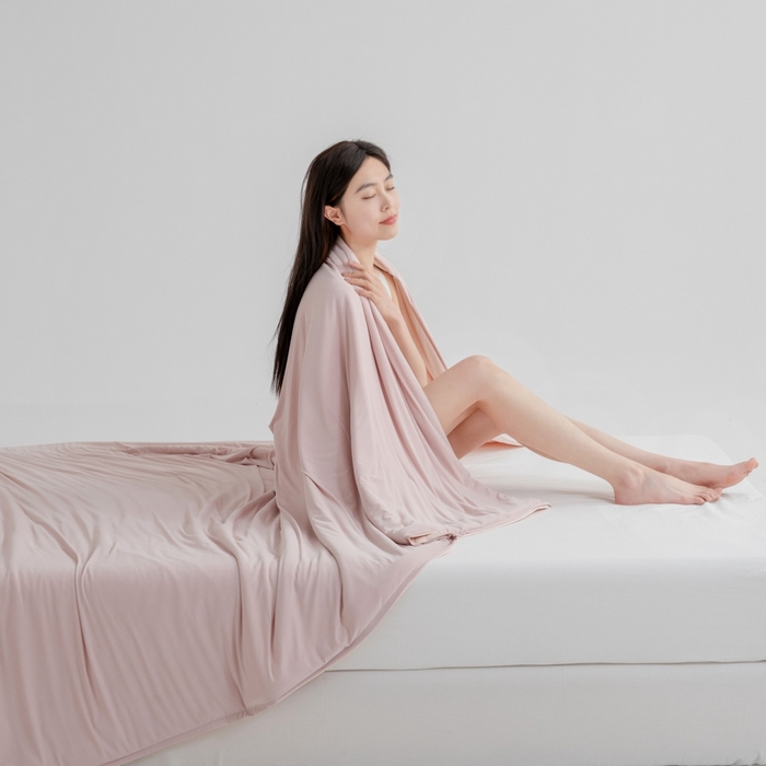 91家纺网 家纺一手货源 找家纺 伊梵居 2025春夏新款亚朵同款夏季被子双感深睡被夏被夏凉被pro2.0汇总 橘雾粉