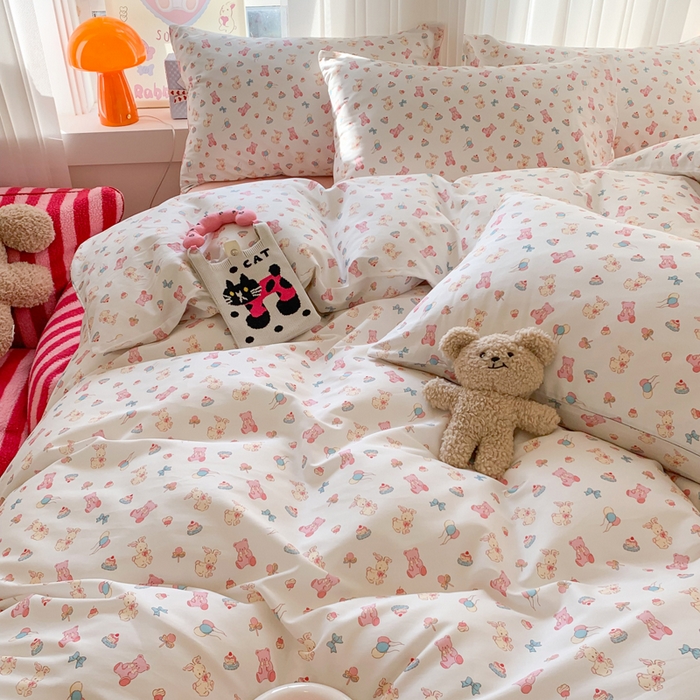 91家纺网 家纺一手货源 找家纺 爱丽丝2025新款全棉卡通印花四件套 糖果乐园