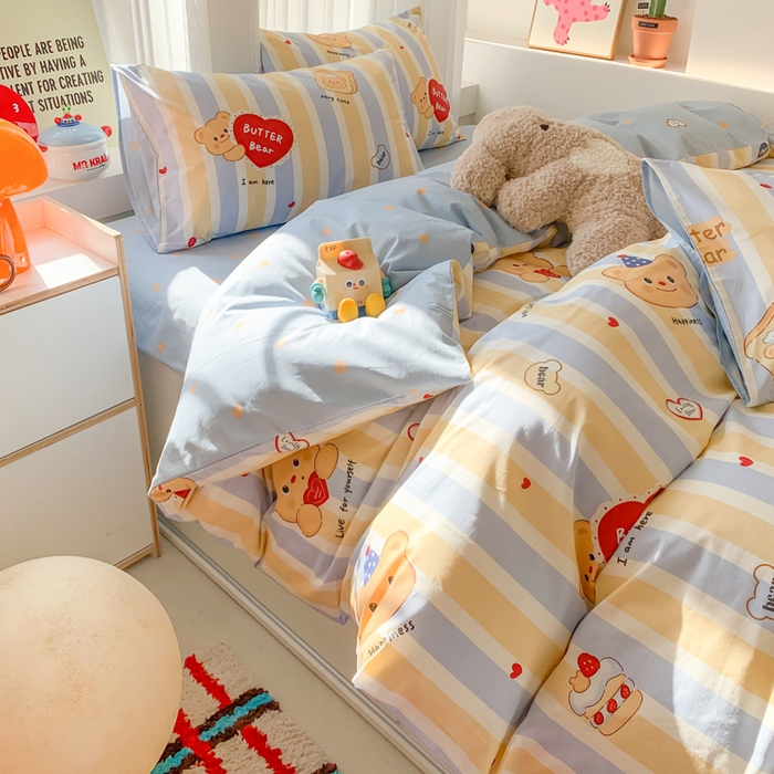 91家纺网 家纺一手货源 找家纺 爱丽丝2025新款全棉卡通印花四件套 蛋糕小熊