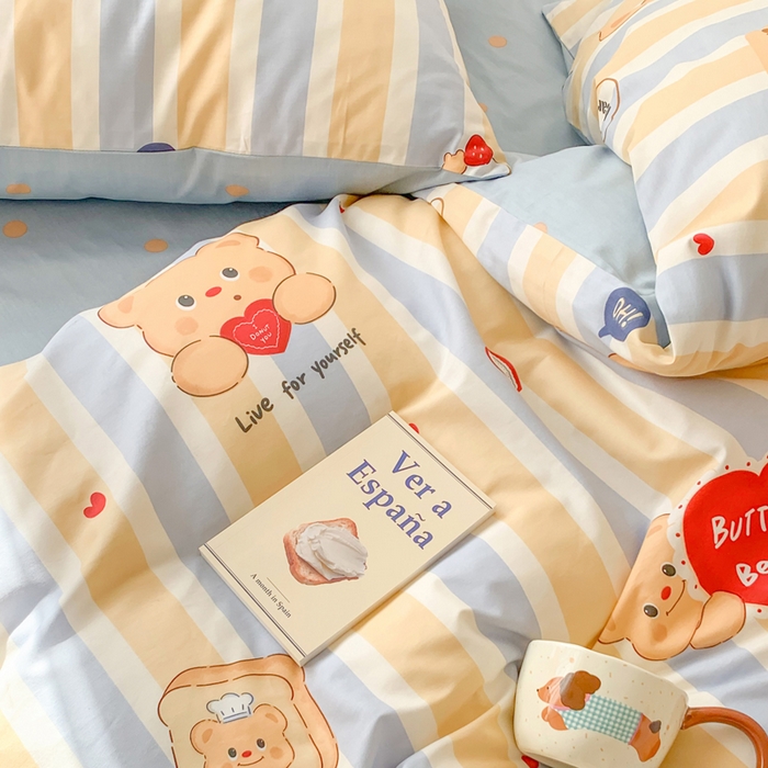 91家纺网 家纺一手货源 找家纺 爱丽丝2025新款全棉卡通印花四件套 蛋糕小熊