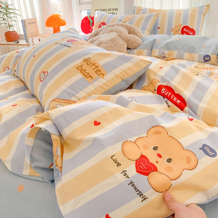 91家纺网 家纺一手货源 找家纺 爱丽丝2025新款全棉卡通印花四件套 蛋糕小熊