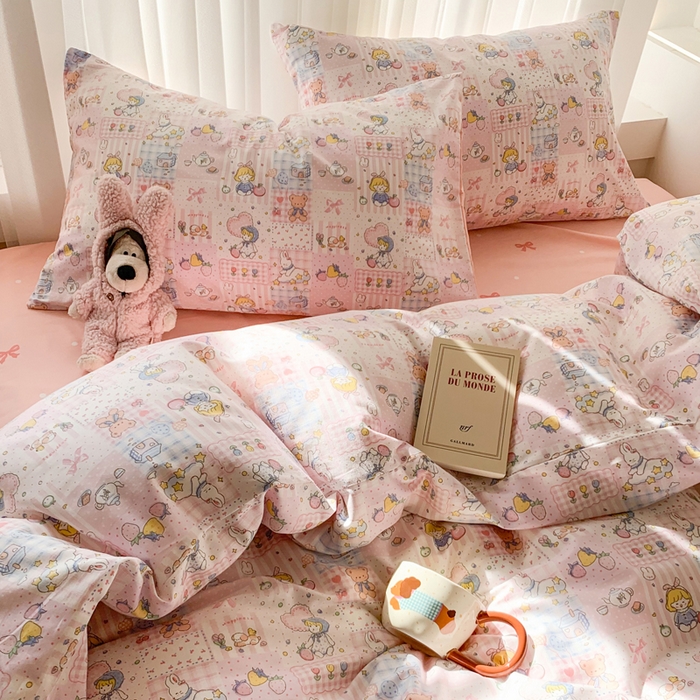 91家纺网 家纺一手货源 找家纺 爱丽丝2025新款全棉卡通印花四件套 粉粉日记