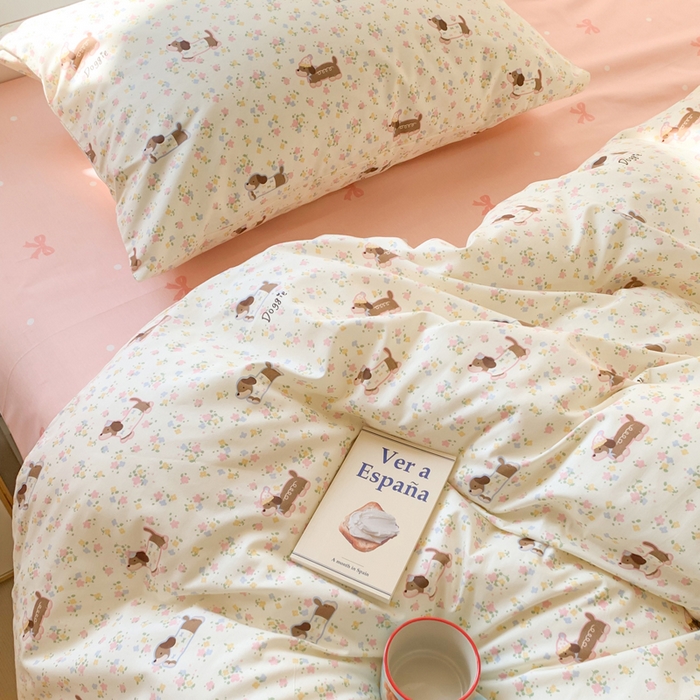 91家纺网 家纺一手货源 找家纺 爱丽丝2025新款全棉卡通印花四件套 狗狗乐园