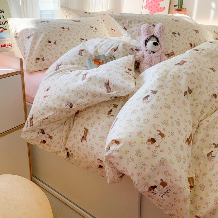 91家纺网 家纺一手货源 找家纺 爱丽丝2025新款全棉卡通印花四件套 狗狗乐园