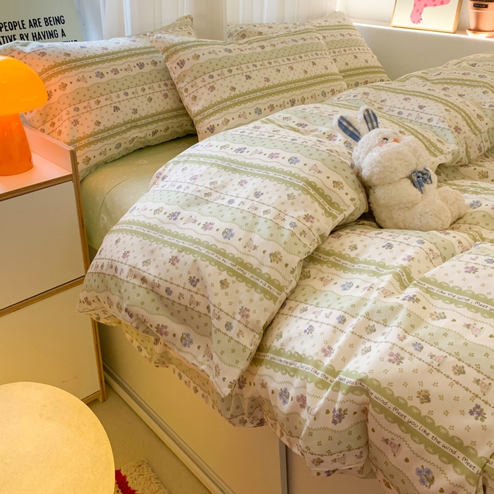 91家纺网 家纺一手货源 找家纺 爱丽丝2025新款全棉卡通印花四件套 花丛兔