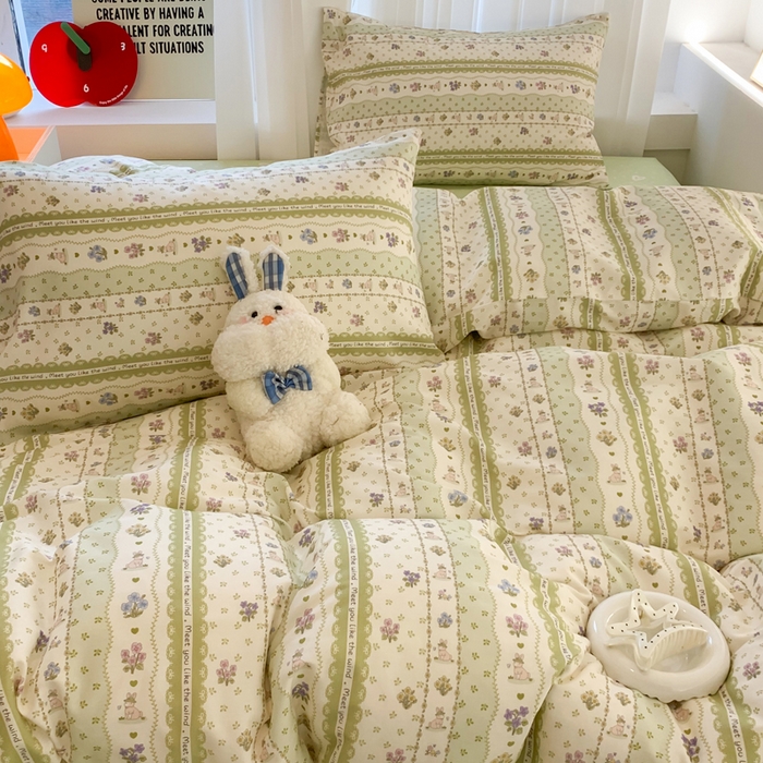 91家纺网 家纺一手货源 找家纺 爱丽丝2025新款全棉卡通印花四件套 花丛兔