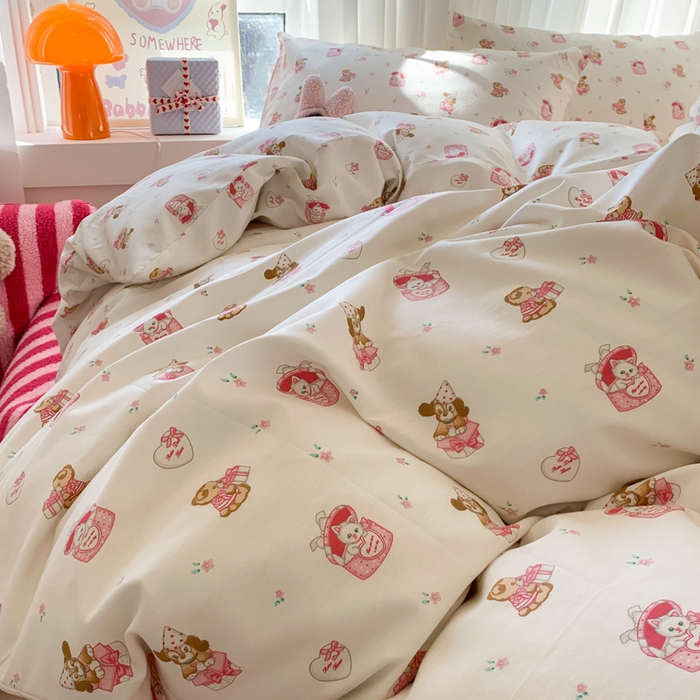 91家纺网 家纺一手货源 找家纺 爱丽丝2025新款全棉卡通印花四件套 节日派对