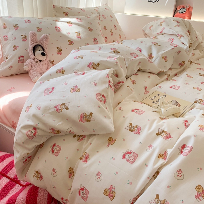 91家纺网 家纺一手货源 找家纺 爱丽丝2025新款全棉卡通印花四件套 节日派对