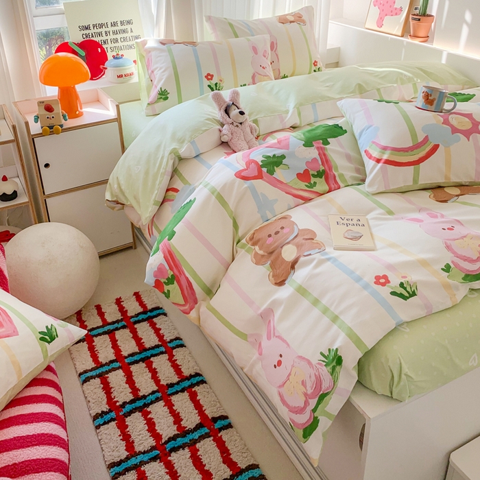 91家纺网 家纺一手货源 找家纺 爱丽丝2025新款全棉卡通印花四件套 开心农场