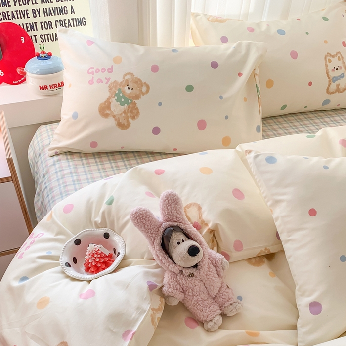 91家纺网 家纺一手货源 找家纺 爱丽丝2025新款全棉卡通印花四件套 奶油小熊