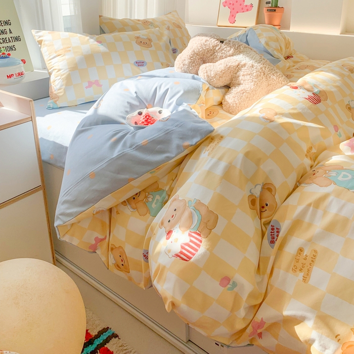 91家纺网 家纺一手货源 找家纺 爱丽丝2025新款全棉卡通印花四件套 曲奇熊