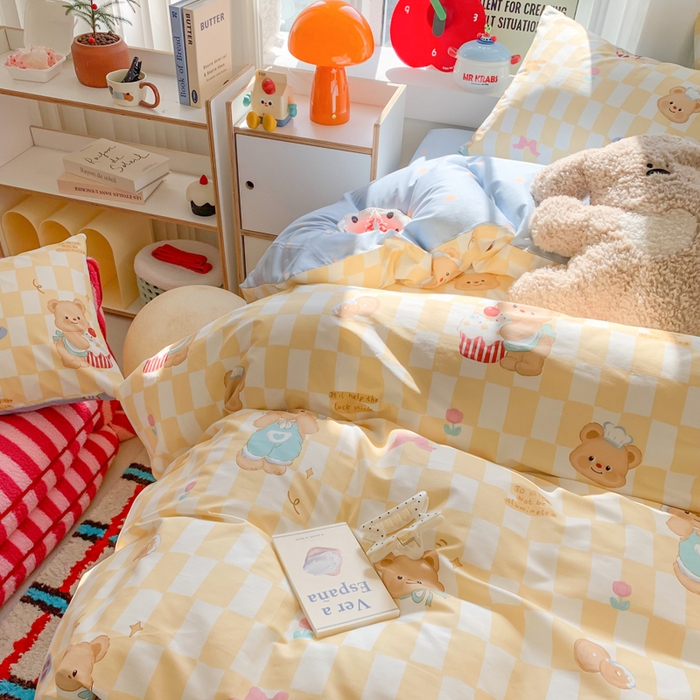 91家纺网 家纺一手货源 找家纺 爱丽丝2025新款全棉卡通印花四件套 曲奇熊