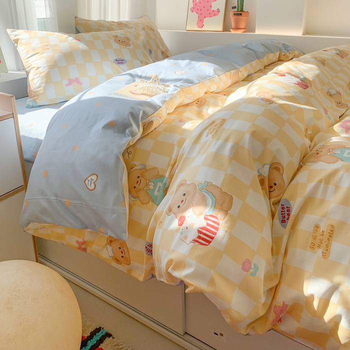 91家纺网 家纺一手货源 找家纺 爱丽丝2025新款全棉卡通印花四件套 曲奇熊