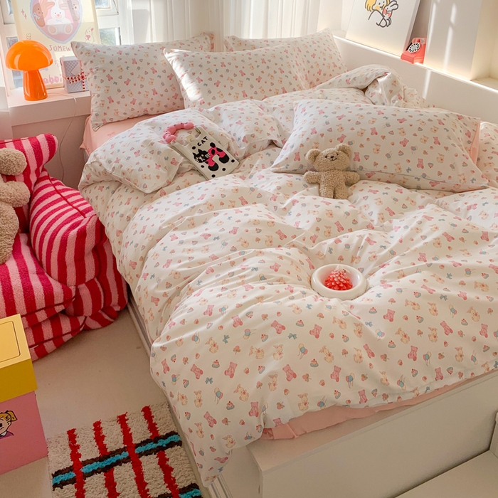 91家纺网 家纺一手货源 找家纺 爱丽丝2025新款全棉卡通印花四件套 糖果乐园
