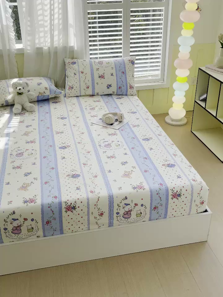 91家纺网 家纺一手货源 找家纺 金鑫汇家纺 2025新款A类全棉老粗布床单床笠 老粗布·快乐萌兔蓝